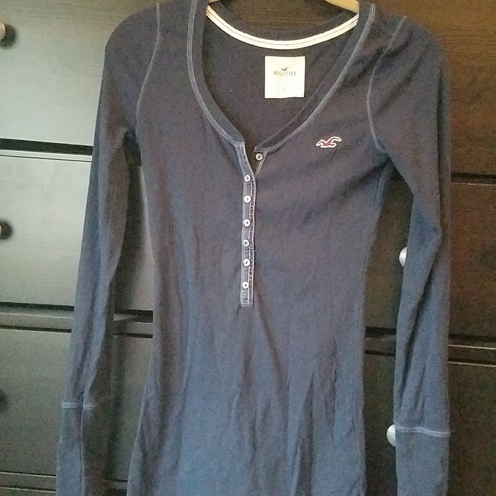 Navy Hollister top